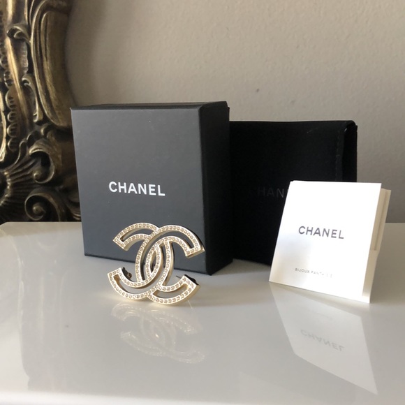 NIB Large CHANEL Brooch - Picture 3 of 12
